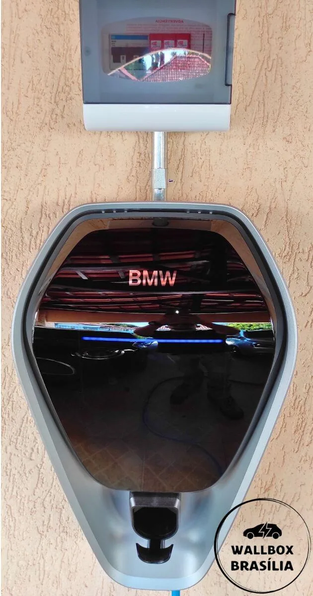 Instalação de carregador de carro elétrico em residência no Lago Norte, Brasília DF, com BMW