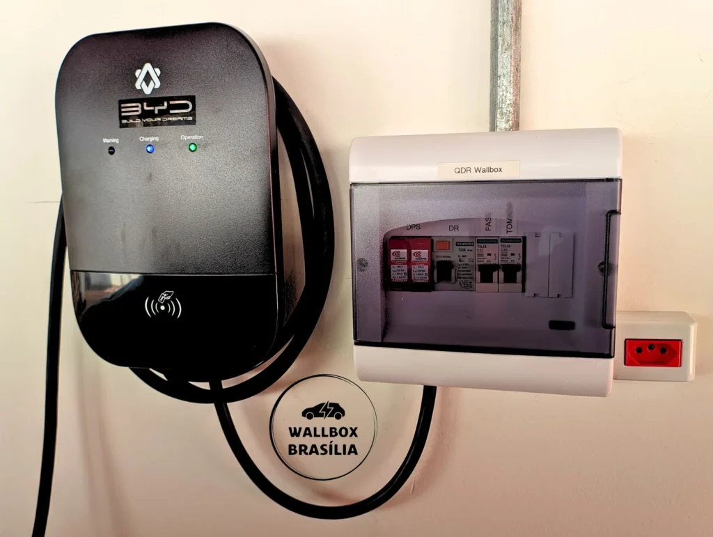 Instalação de carregador de carro elétrico em residência no Lago Norte, Brasília DF, com BYD