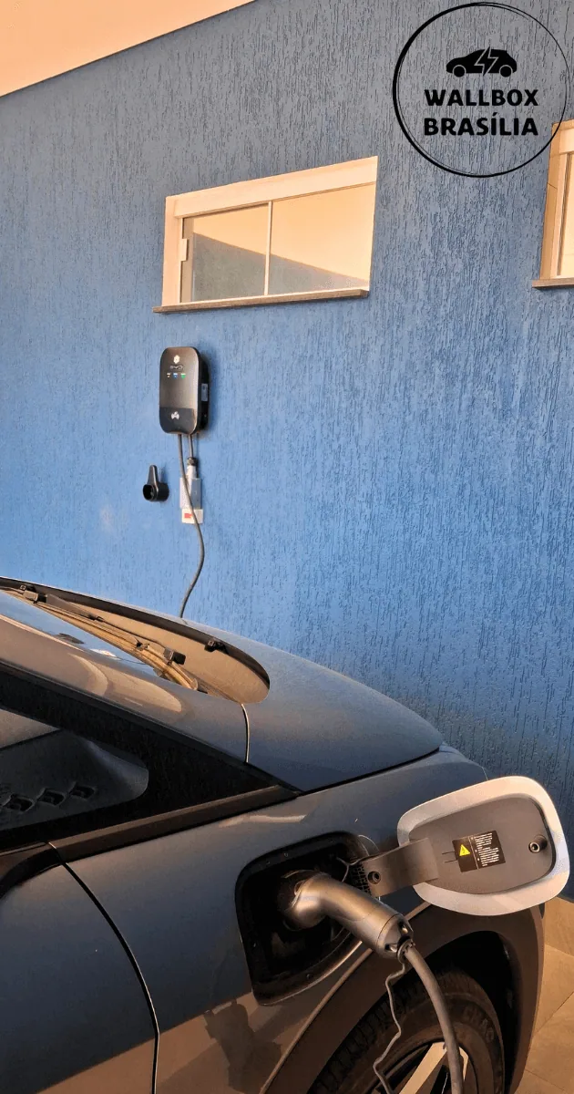 Instalação de carregador de carro elétrico em residência no Lago Sul, Brasília DF, com BYD Dolphin