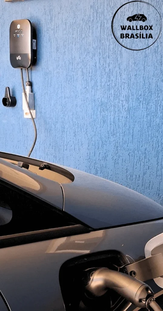 Instalação de carregador de carro elétrico em residência no Lago Sul, Brasília DF, com BYD Dolphin
