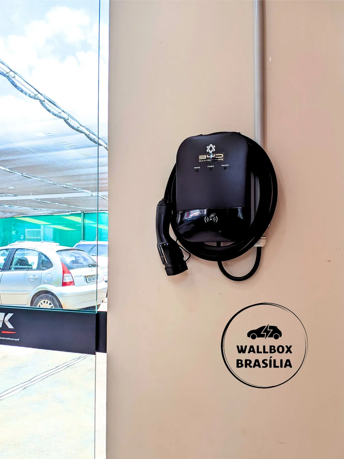 Instalação de carregador de carro elétrico em residência no Lago Sul, Brasília DF, com BYD