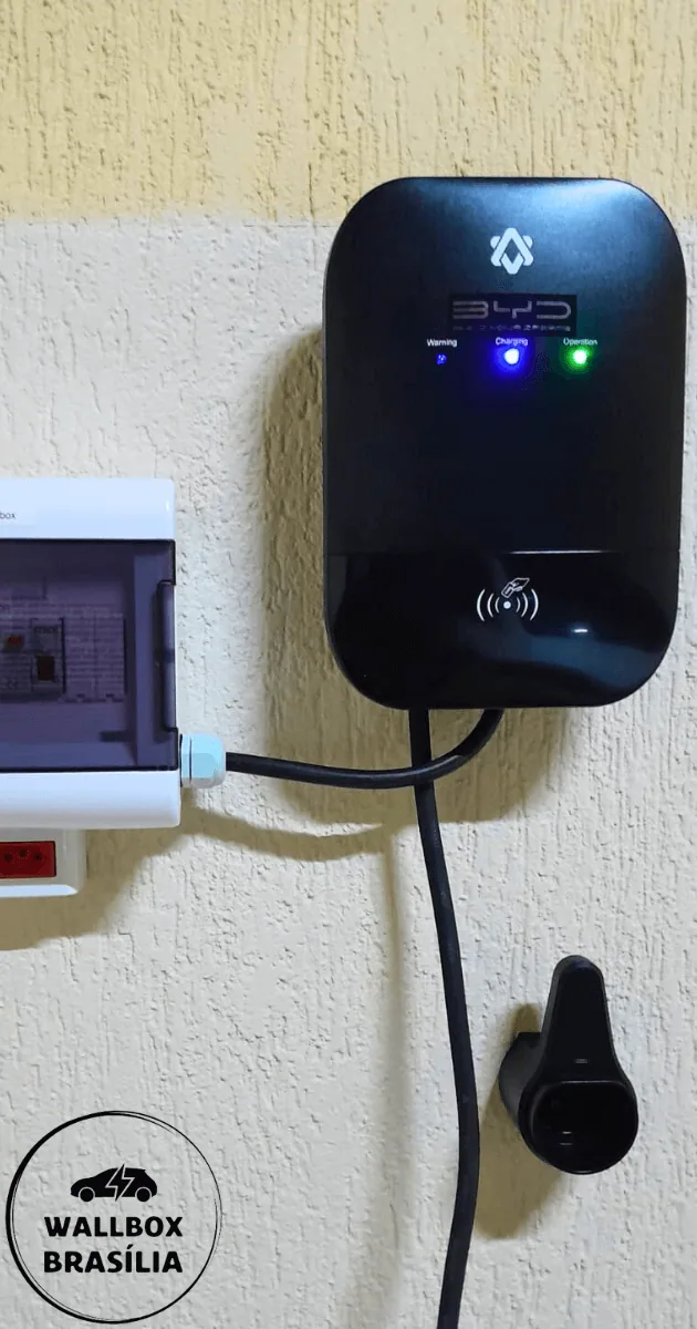 Instalação de carregador de carro elétrico em residência no Lago Sul, Brasília DF, com BYD Seal
