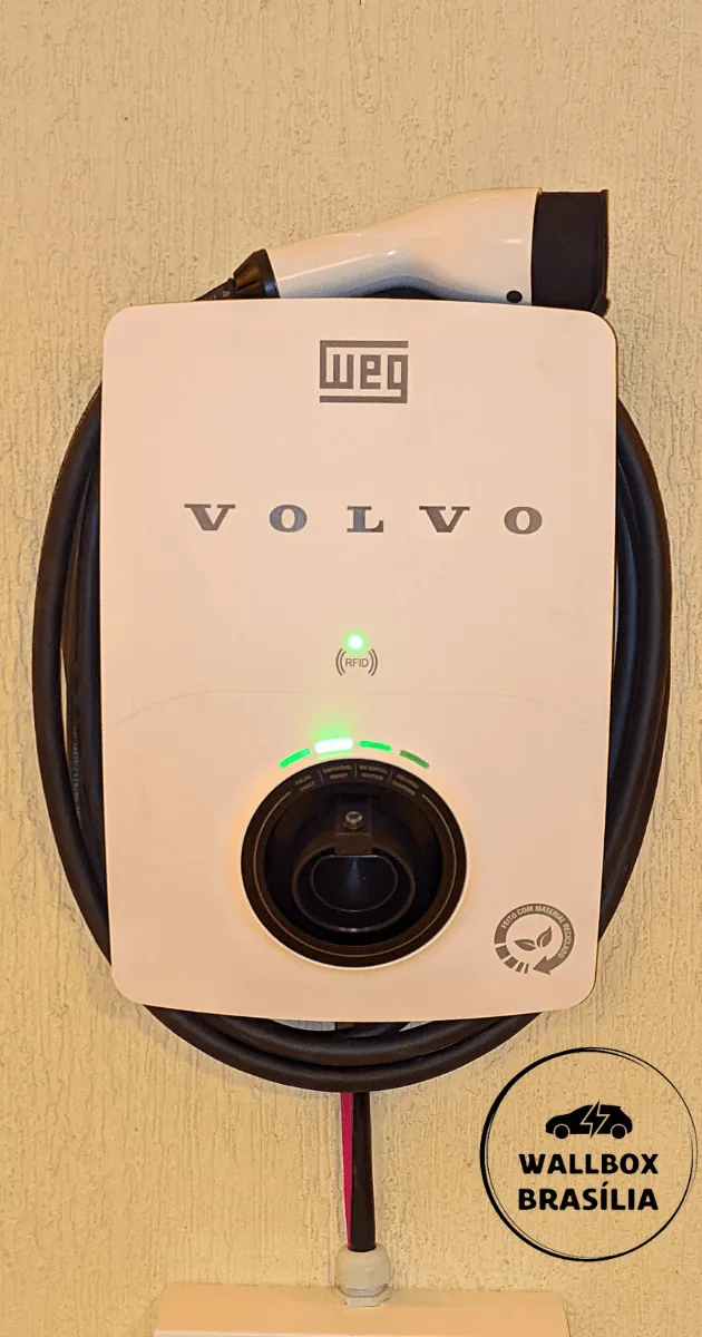 Instalação de carregador de carro elétrico em residência no Lago Sul, Brasília DF, com Volvo XC60 e XC40