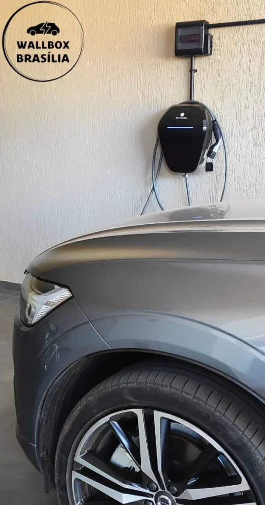 Instalação de carregador de carro elétrico em residência no Lago Norte, Brasília DF, com Volvo